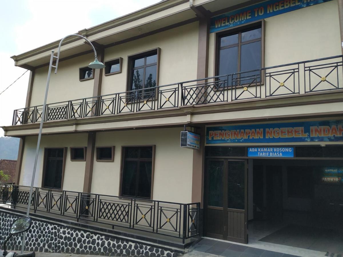 Hotel NGEBEL INDAH Exterior foto